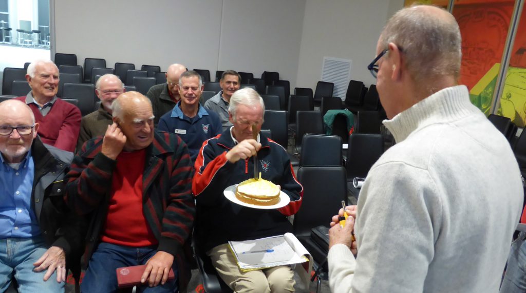 Jacko cuts his cake